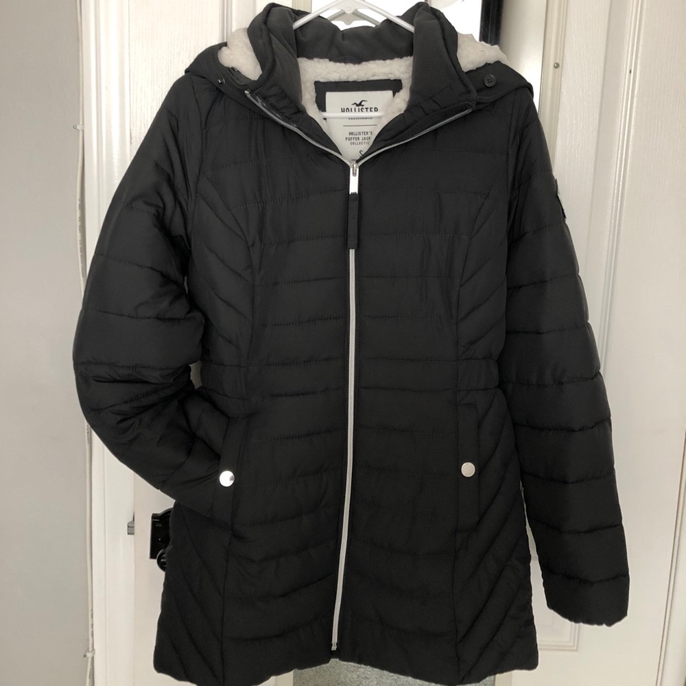Perfect condition Hollister puffer jacket!